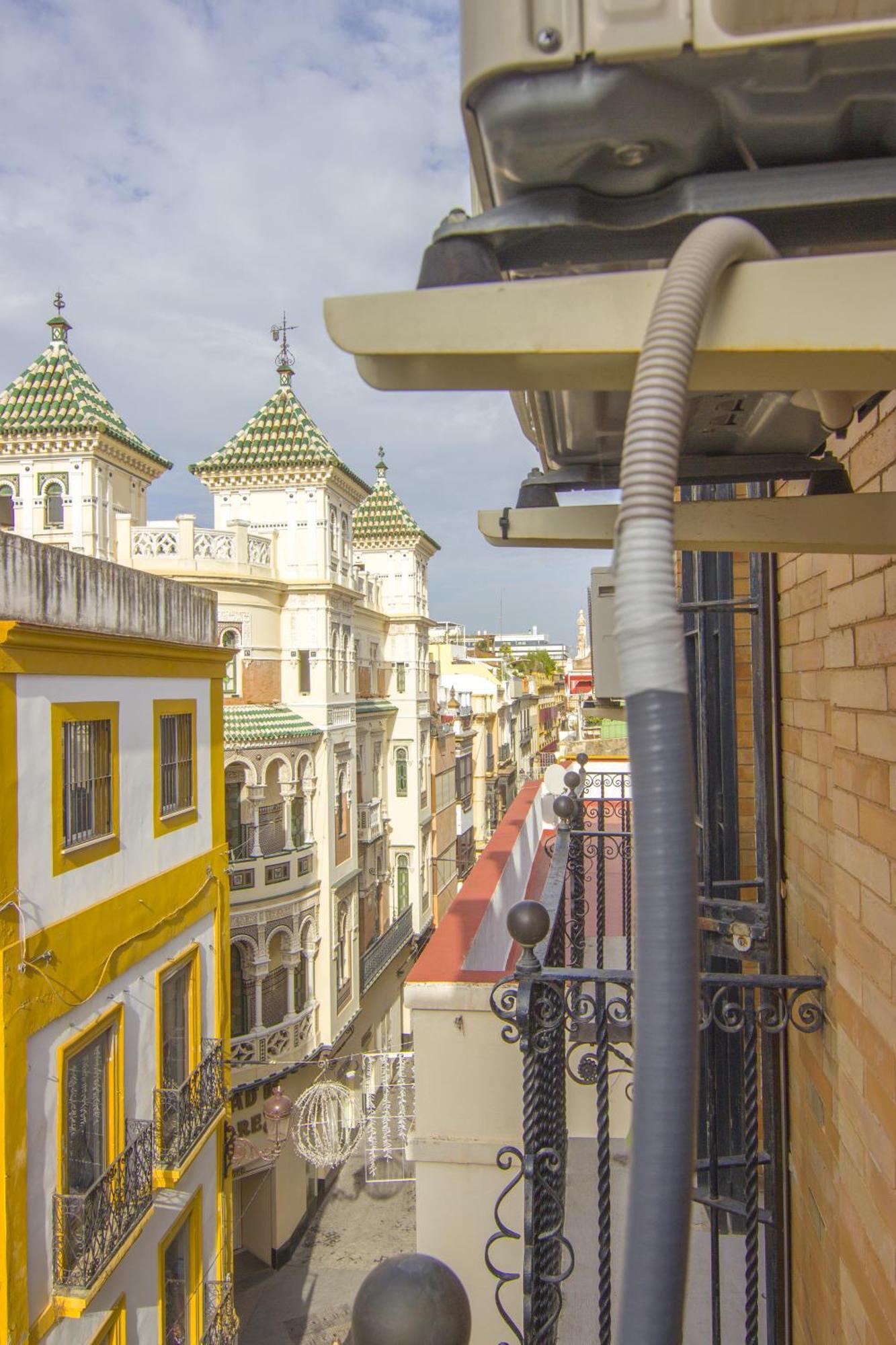 RentalSevilla En el centro histórico sevillano Exterior foto