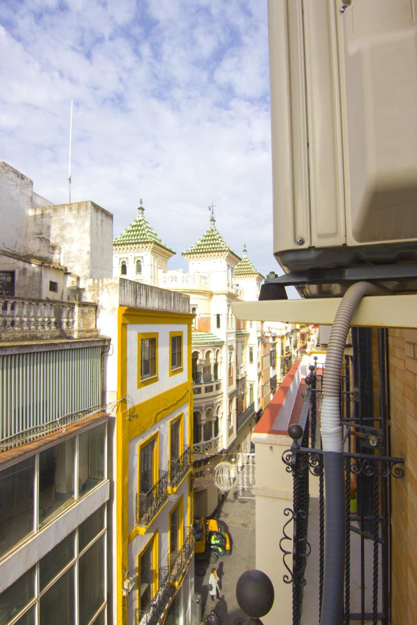RentalSevilla En el centro histórico sevillano Exterior foto